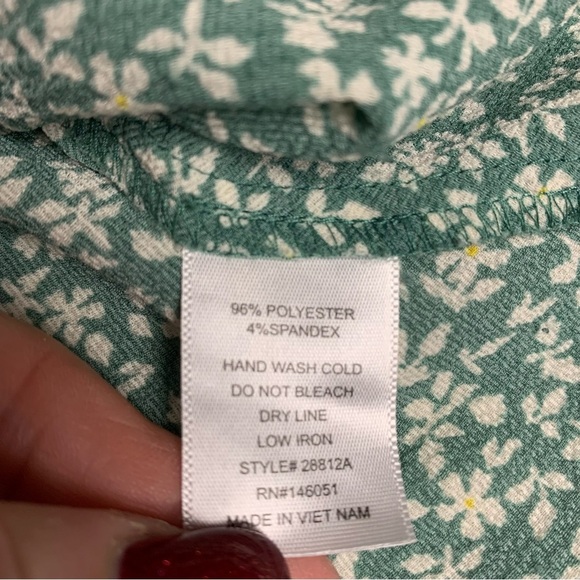 Monteau green/cream size medium top double ruffle sleeve rouching in the back - Picture 2 of 7